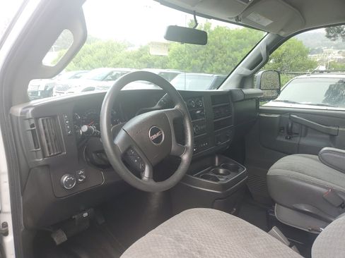 Used 2018 GMC Savana 3500 LT w/ LT Preferred Equipment Group image 6