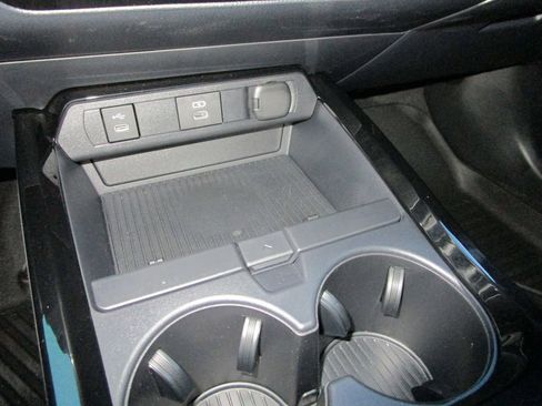 Used 2026 Toyota Prius Plug-In Hybrid image 31