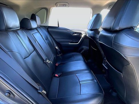 Used 2022 Toyota RAV4 XLE image 29