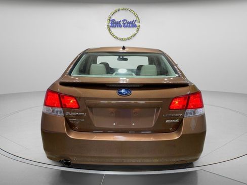Used 2011 Subaru Legacy 2.5i Limited w/ Popular Equipment Group 2C AWD/4WD image 3