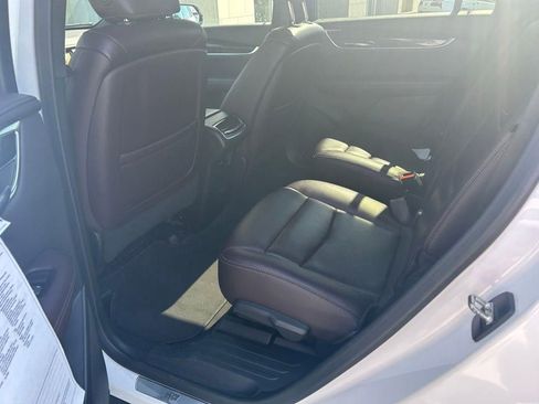 Used 2021 Cadillac XT6 Premium Luxury image 11