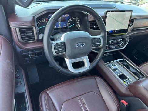 Used 2024 Ford Expedition Limited image 20