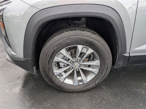 Used 2025 Chevrolet Equinox LT image 13