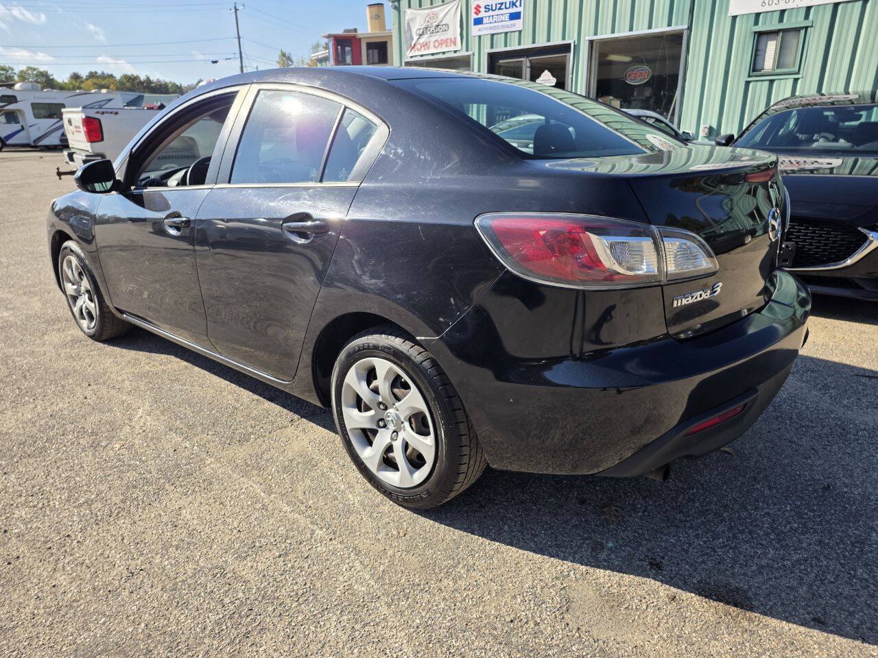 Used 2011 MAZDA MAZDA3 i Sport FWD image 14
