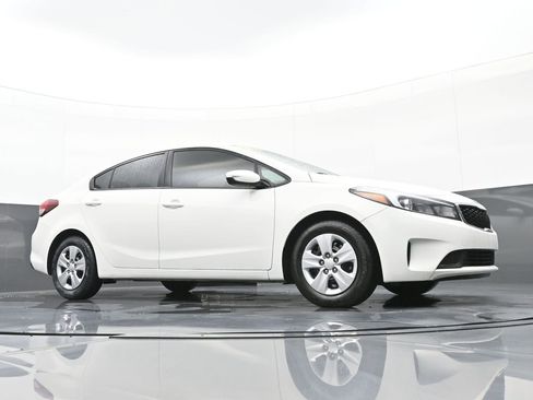 Used 2018 Kia Forte LX w/ LX Rear Camera Package image 38