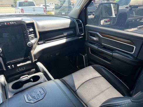 Used 2024 RAM 2500 Laramie AWD/4WD image 10