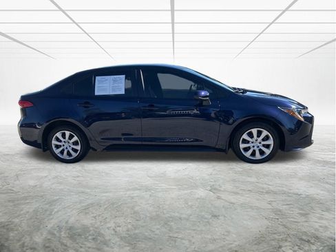 Used 2025 Toyota Corolla LE image 3
