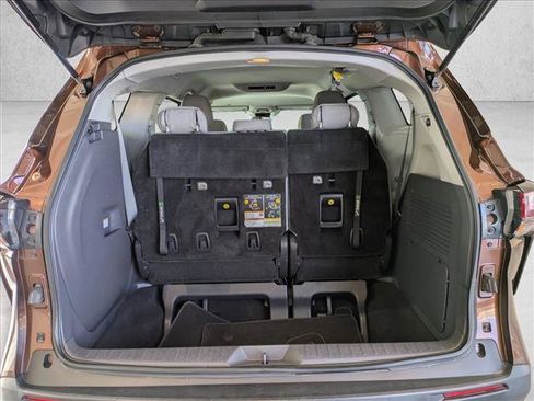 Used 2021 Toyota Sienna LE image 6