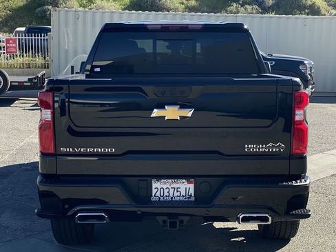 Certified 2025 Chevrolet Silverado 1500 High Country AWD/4WD image 14