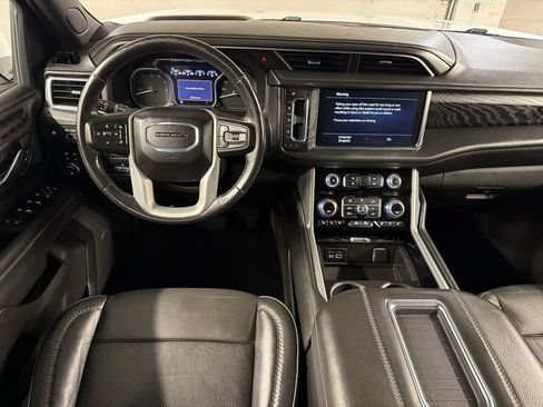 Used 2021 GMC Yukon XL Denali w/ Denali Ultimate Package AWD/4WD image 8