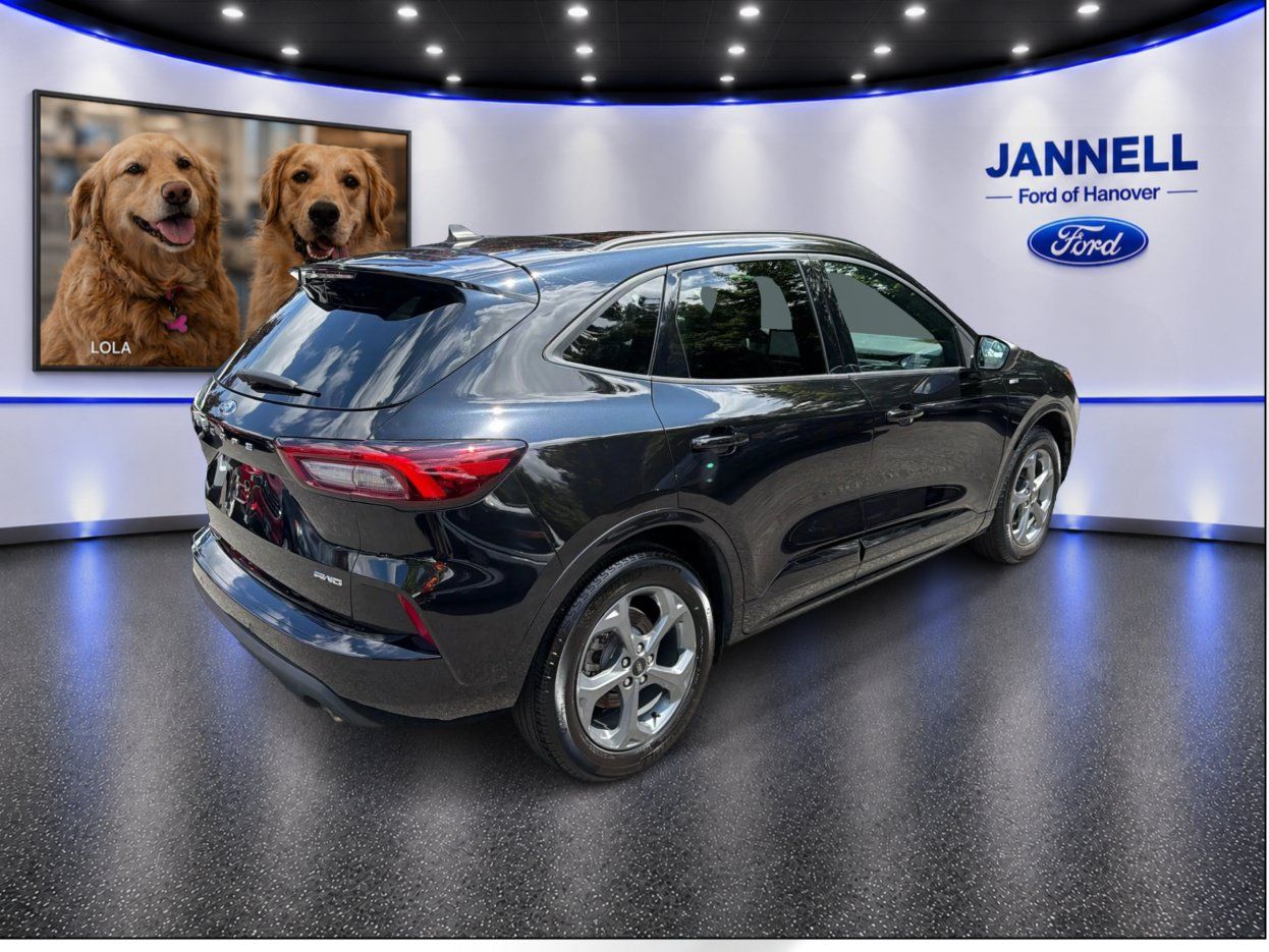 Used 2023 Ford Escape ST-Line w/ Tech Pack #1 AWD/4WD image 6