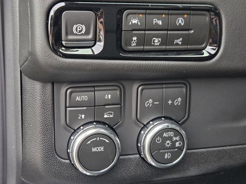 New 2026 GMC Yukon XL Denali AWD/4WD image 23