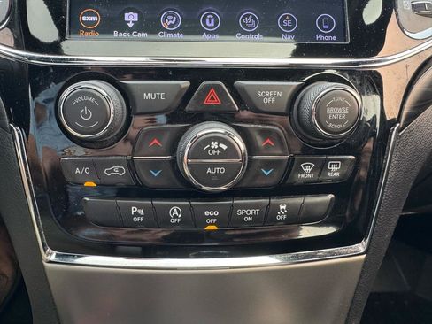 Used 2019 Jeep Grand Cherokee Altitude image 22