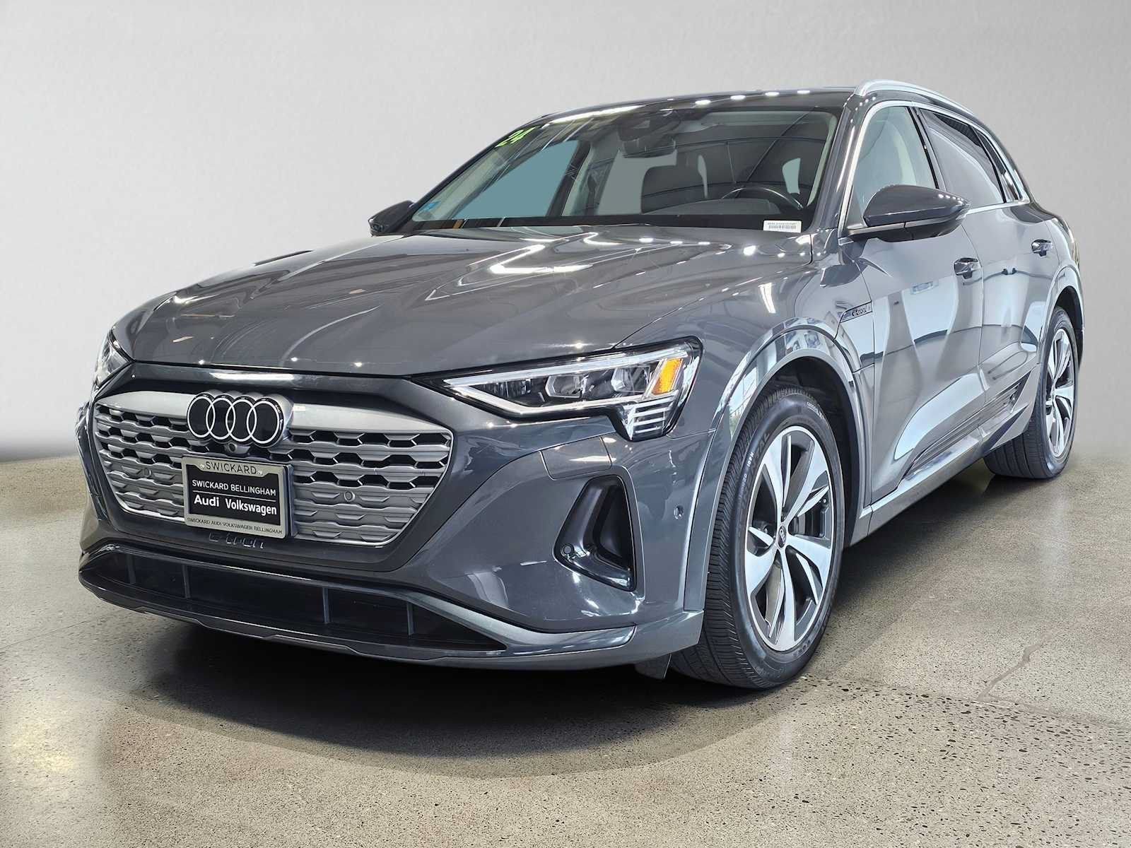 Used 2024 Audi Q8 e-tron Premium Plus AWD/4WD image 7