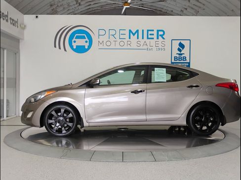 Used 2013 Hyundai Elantra Limited w/ Technology Pkg FWD image 2