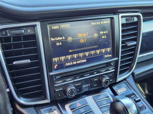 Used 2014 Porsche Panamera GTS w/ Premium Package Plus image 9