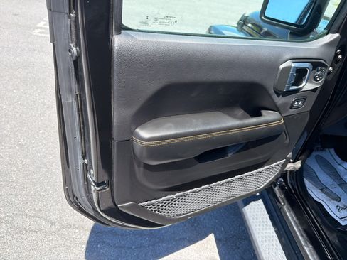 Used 2024 Jeep Wrangler Unlimited Sahara w/ Safety Group AWD/4WD image 15