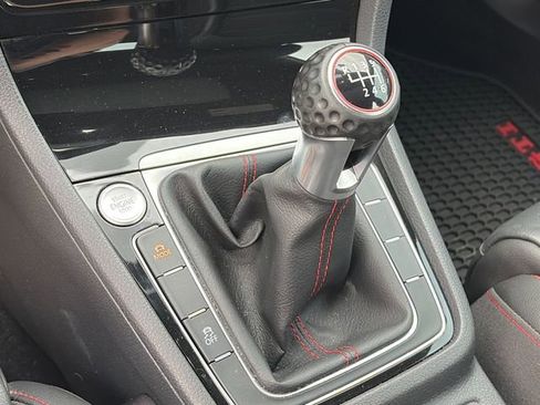 Used 2019 Volkswagen GTI Autobahn image 19