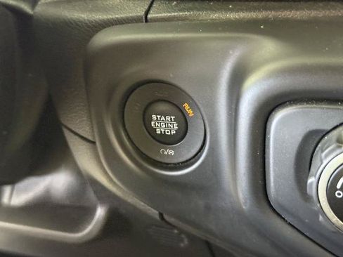 Used 2018 Jeep Wrangler Sport AWD/4WD image 28