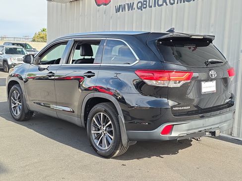 Used 2019 Toyota Highlander XLE AWD/4WD image 5