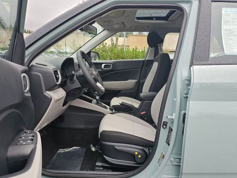 Used 2026 Hyundai Venue SEL FWD image 16