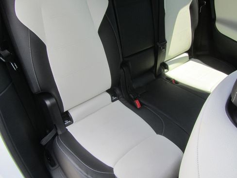 Used 2021 Mercedes-Benz GLB 250 4MATIC image 24