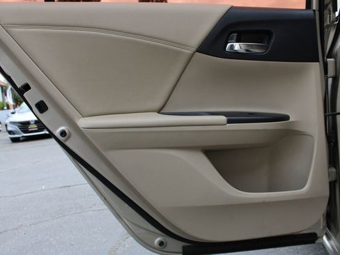 Used 2016 Honda Accord EX image 14