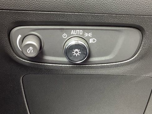 Used 2025 Buick Encore GX Preferred AWD/4WD image 25