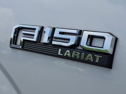 Used 2018 Ford F150 Lariat w/ Equipment Group 502A Luxury AWD/4WD image 32