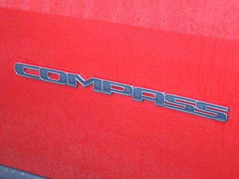 Used 2018 Jeep Compass Trailhawk w/ Leather Interior Group AWD/4WD image 13