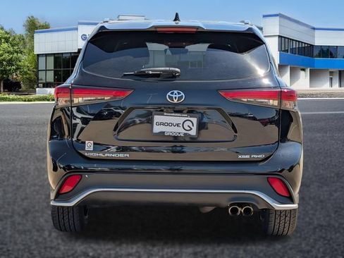 Used 2021 Toyota Highlander XSE AWD/4WD image 4