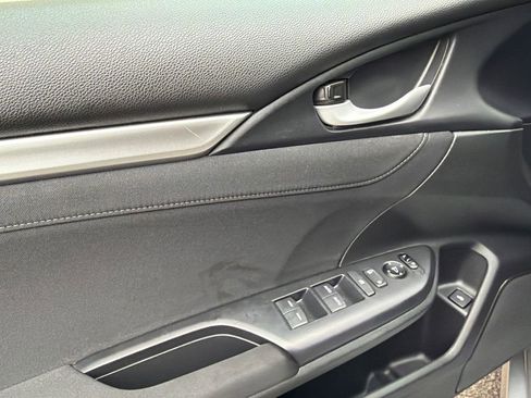 Used 2018 Honda Civic EX image 32