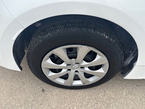 Used 2023 Toyota Corolla LE FWD image 18