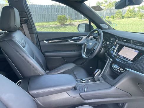 Certified 2024 Cadillac XT6 Premium Luxury w/ LPO, Floor Liner Package AWD/4WD image 34