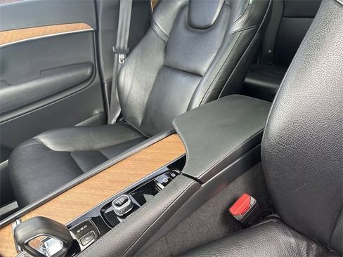 Used 2022 Volvo XC90 T8 Inscription Expression w/ Advanced Package image 21