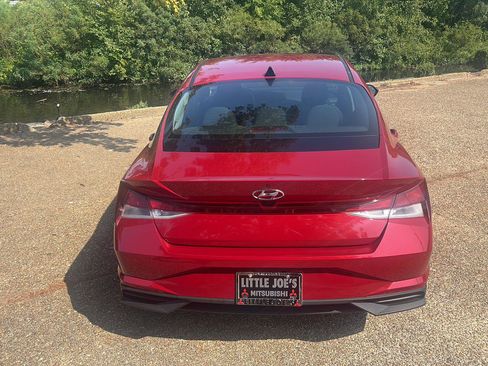 Used 2023 Hyundai Elantra SEL FWD image 7