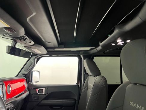 Used 2020 Jeep Wrangler Unlimited Sahara image 24