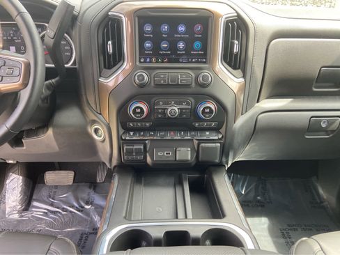 Used 2022 Chevrolet Silverado 2500 High Country AWD/4WD image 18