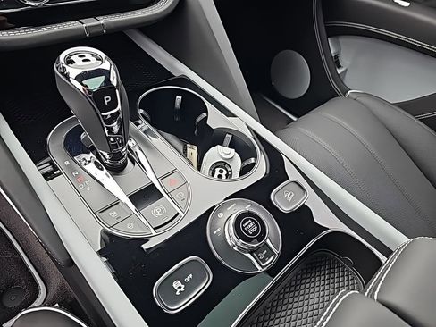 New 2025 Bentley Bentayga image 29
