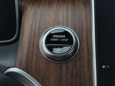 Certified 2026 Mercedes-Benz GLC 300 image 32