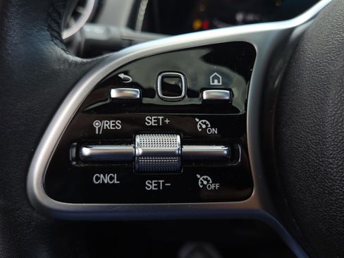 Certified 2022 Mercedes-Benz GLB 250 image 24