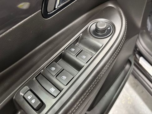 Used 2022 Buick Encore Preferred image 11