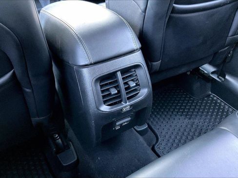 Used 2020 Jeep Cherokee Latitude Plus w/ Cold Weather Group AWD/4WD image 32