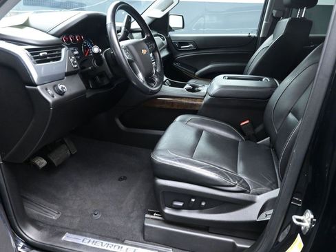 Used 2020 Chevrolet Suburban LT image 17