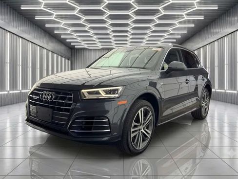 Used 2020 Audi Q5 e Premium Plus w/ Premium Plus Package AWD/4WD image 1