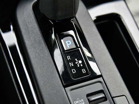 Used 2024 Toyota Prius LE image 25