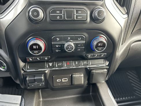 Used 2022 Chevrolet Silverado 3500 LTZ w/ LTZ Convenience Package image 29