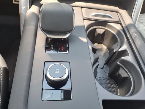 New 2026 Land Rover Discovery Limited Edition AWD/4WD image 20