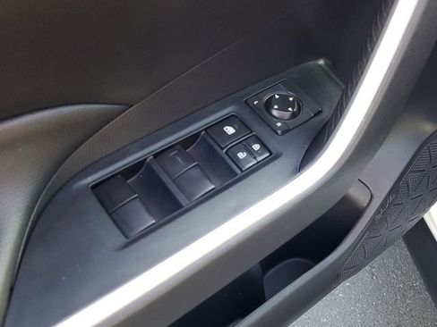 Used 2020 Toyota RAV4 XLE image 17