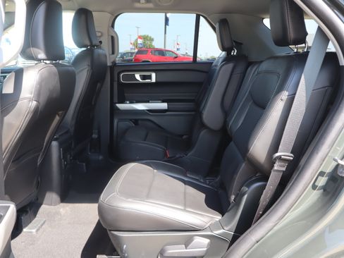 Used 2023 Ford Explorer XLT w/ Equipment Group 202A AWD/4WD image 10